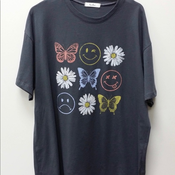 Oversized Graphic Tee - Picture 7 of 7